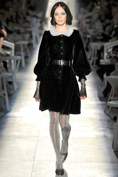 Look 30
